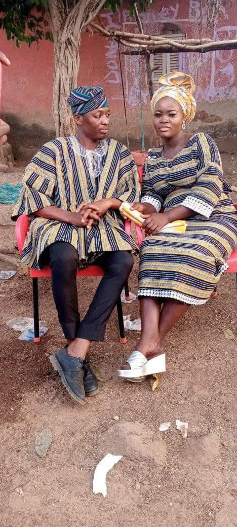 Client Festado Dress en tenue Kente